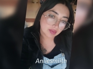Aniiesmiith