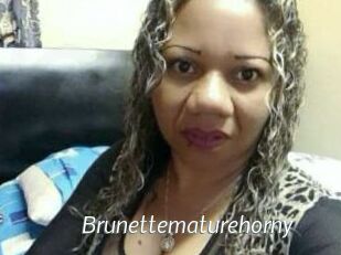 Brunettematurehorny