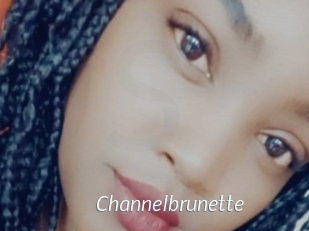 Channelbrunette