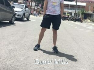 Daniel_Mills