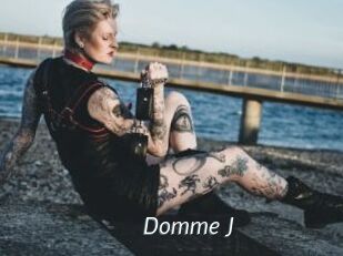 Domme_J