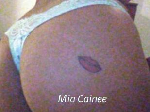 Mia_Cainee
