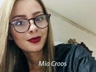 Mia_Croos