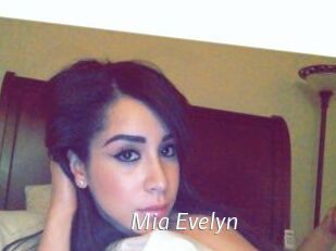 Mia_Evelyn