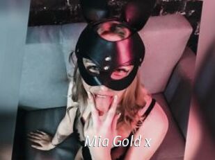 Mia_Gold_x