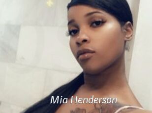 Mia_Henderson