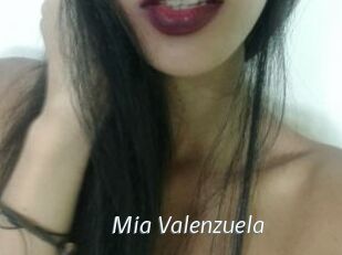 Mia_Valenzuela