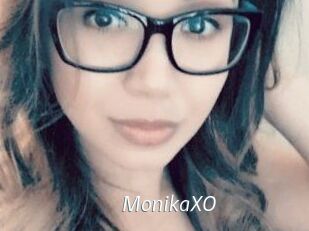 MonikaXO