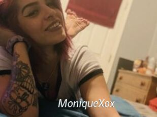 MoniqueXox