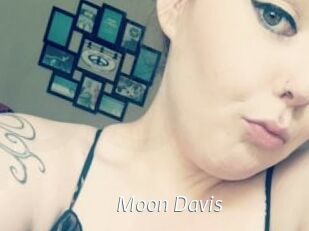 Moon_Davis