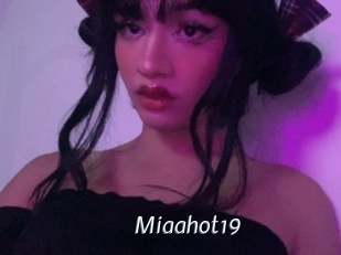 Miaahot19