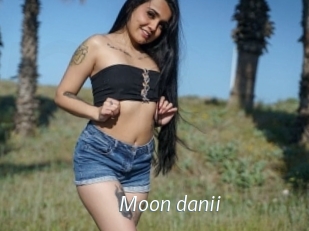 Moon_danii