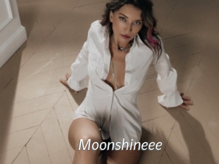 Moonshineee