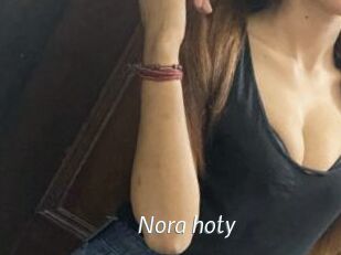 Nora_hoty