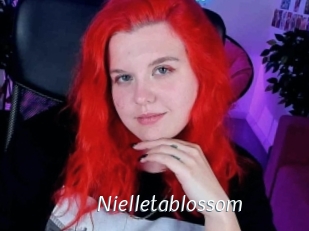 Nielletablossom