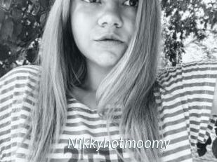 Nikkyhotmoomy