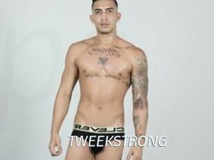 TWEEKSTRONG