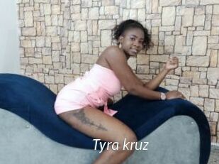 Tyra_kruz